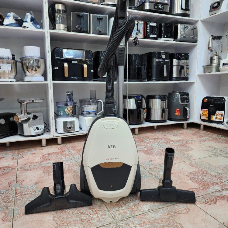 جاروبرقی ااگ مدل VX82_1_alr