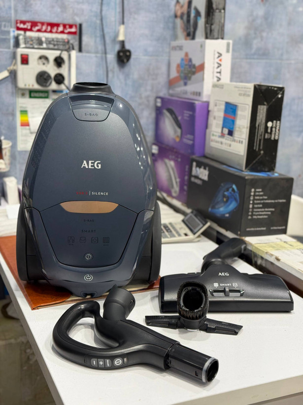 جاروبرقی ااگ مدل VX82_1_5db