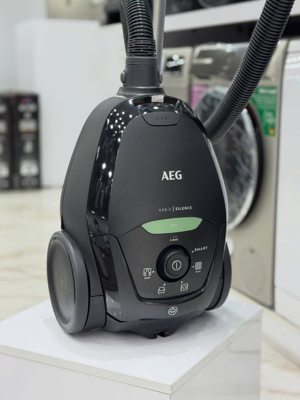 جاروبرقی ااگ مدل VX82_1_oko